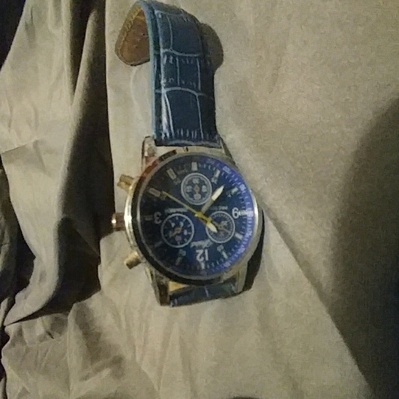 Blue band blue face watch - Picture 3 of 3